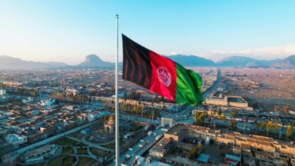 بازداشت بیش از ۲۰ نفر در قندهار به‌دلیل پخش تصویر پرچم ملی توسط طالبان