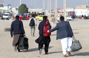 یوناما: مهاجران بازگشته به افغانستان با نقض حقوقشان مواجه اند