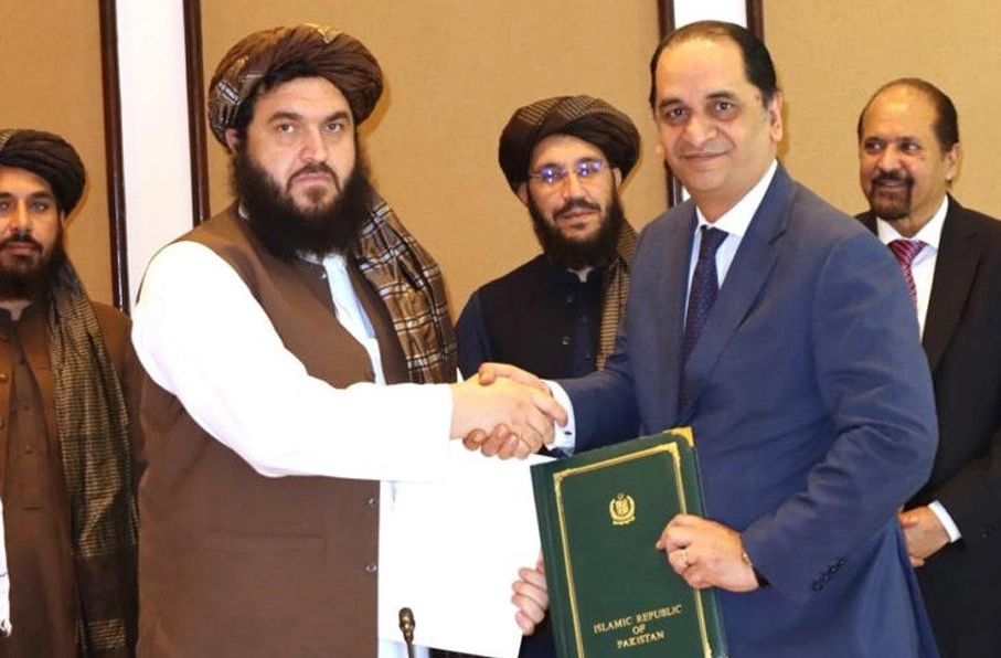 امضای توافق‌نامه کاهش تعرفه ترجیحی میان افغانستان و پاکستان برای تقویت تجارت