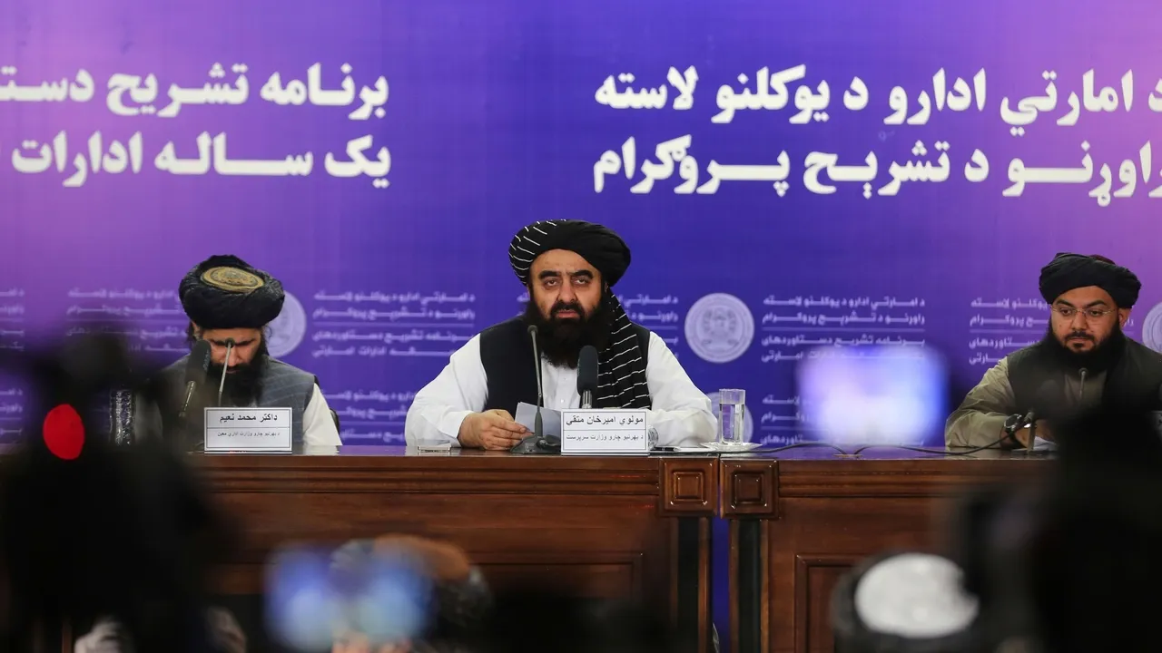 تأکید کابل بر تسهیل بازگشت مهاجران افغانستانی و روابط مثبت با تهران