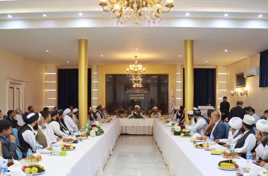 دیدار والی هرات با مهاجرین در مشهد و بررسی دغدغههای مهاجرین و نقشآفرینی در بازسازی افغانستان