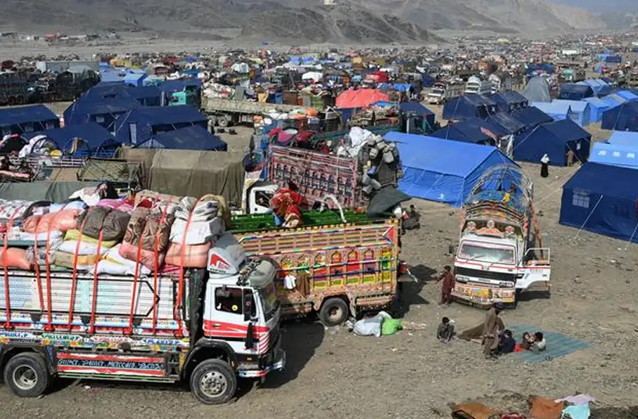 کمک یک میلیارد افغانی «بنیاد عزیزی» به مهاجران عودت شده