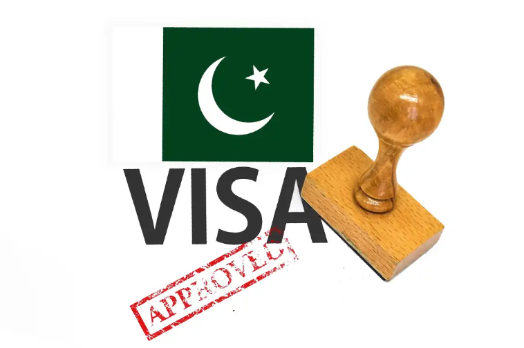 برکناری دو مقام پاکستانی در پی رسوایی جعل ویزا برای شهروندان افغانستان