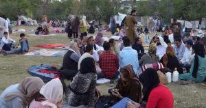 ۳۰۰ خانواده افغان در پارکی در اسلام‌آباد با شرایط سخت دست‌وپنجه نرم می‌کنند