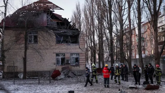 حمله موشکی و پهپادی روسیه به کی‌یف؛ 13 کشته و 132 زخمی برجای گذاشت