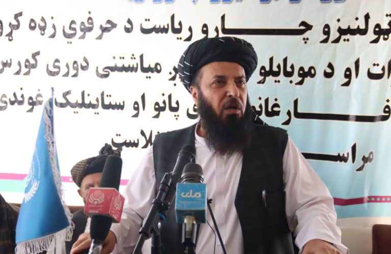 مقام طالبان: تلاش میکنیم برای بازگشتکنندگان در کشور فرصتهای شغلی فراهم شود