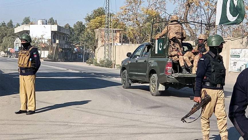 پولیس پاکستان ده‌ها مهاجر افغان را در پشاور بازداشت کرد