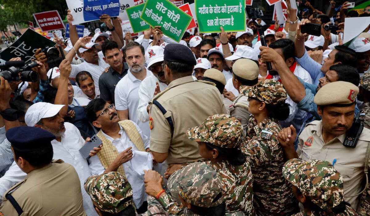 رهبران احزاب در هند در پی اعتراض به نهاد انتخاباتی بازداشت شدند