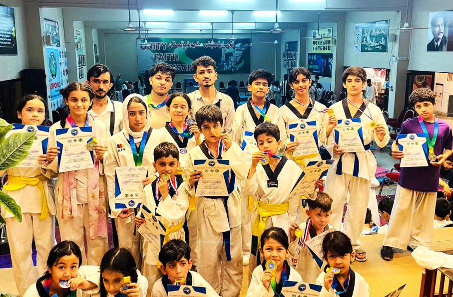 درخشش ورزشکاران افغانستان در مسابقات بینالمللی تکواندو اسلامآباد با کسب ۱۴ مدال