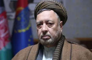 انتقاد تند محقق از خلیلزاد: چرا طالبان را مجاز می‌دانی و زنان را نه؟