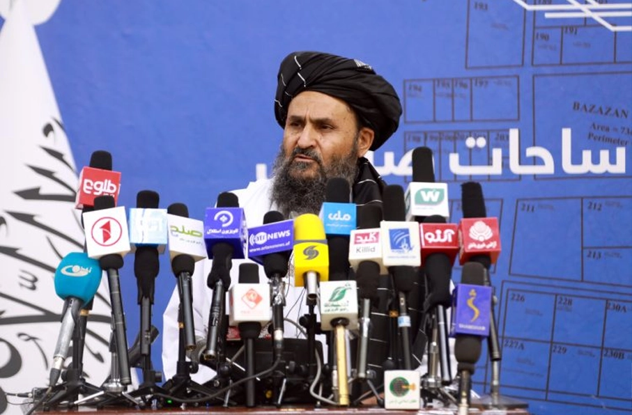 ملابرادر: کارخانه سمنت غوری افغانستان را به سوی خودکفایی صنعتی پیش می‌رود