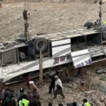 واژگونی بس مسافبری در شاهراه کابل – قندهار ۲۶ قربانی گرفت