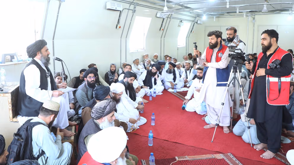 ملا عبدالغنی برادر برای بررسی خسارات زلزله به کنر سفر کرد