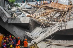 فاجعه در اندونزیا؛ ۶۵ دانش‌آموز زیر آوار مکتب شبانه‌روزی مدفون شدند