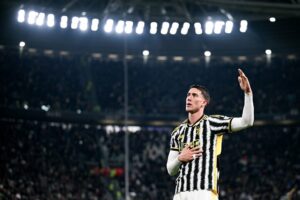 یوونتوس با گل ولاهوویچ سه امتیاز مهم را کسب کرد