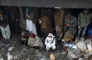 گزارش سه ماهه یوناما؛ افزایش نگران‌کننده مصرف مواد مخدر در میان زنان و کودکان افغانستان