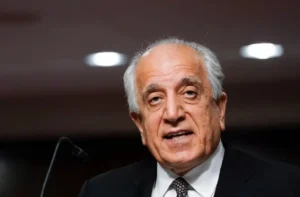 زلمی خلیل‌زاد: قطع اینترنت توسط طالبان، افغانستان را به انزوا می‌کشاند