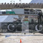 قطع اینترنت در افغانستان؛ پاکستان گذرگاه تورخم را بست
