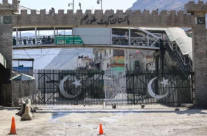 قطع اینترنت در افغانستان؛ پاکستان گذرگاه تورخم را بست