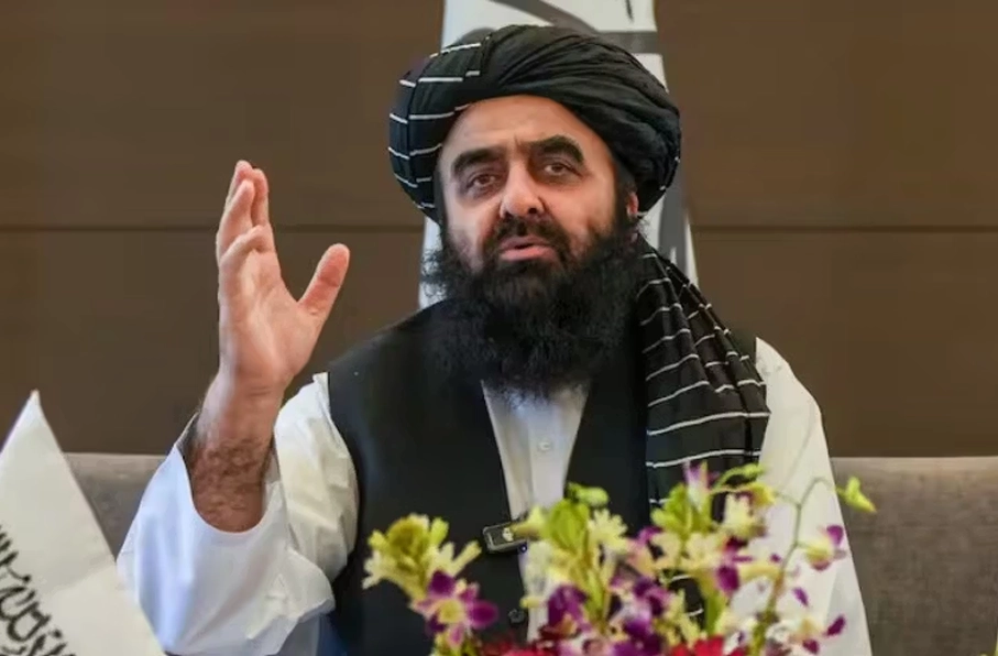 وزیر خارجه طالبان: آموزش دختران در افغانستان ممنوع نشده، بلکه به‌صورت موقت تعلیق است