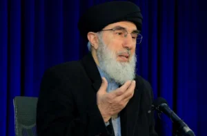 هشدار حکمتیار به پاکستان: تهدید و حمله راه‌حل منازعات نیست