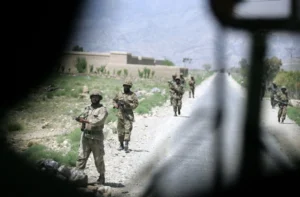 کشته و زخمی شدن 14 نظامی پاکستانی در کمین مرگبار تی‌تی‌پی