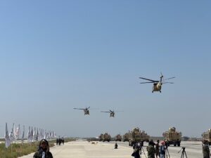 رزمایش نظامی طالبان با هلیکوپترهای ساخت هند در نزدیکی مرز پاکستان