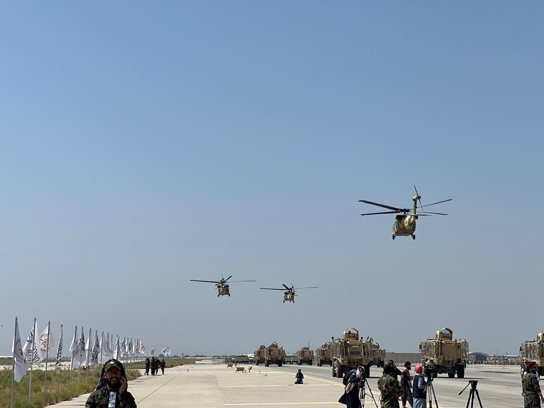 رزمایش نظامی طالبان با هلیکوپترهای ساخت هند در نزدیکی مرز پاکستان