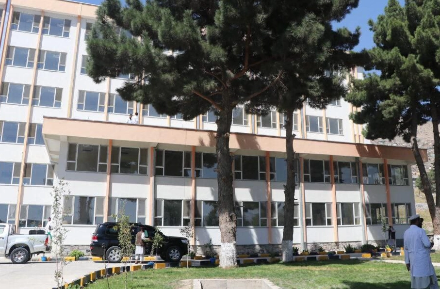 برگزاری آزمون عقیدتی توسط امام مسجد در شفاخانه علی‌آباد کابل؛