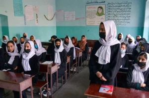 یونیسف: بازگشایی مکاتب دخترانه برای آینده افغانستان حیاتی است