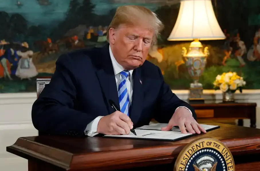 ترامپ از امضای مرحله نخست طرح صلح غزه میان حماس و اسرائیل خبر داد