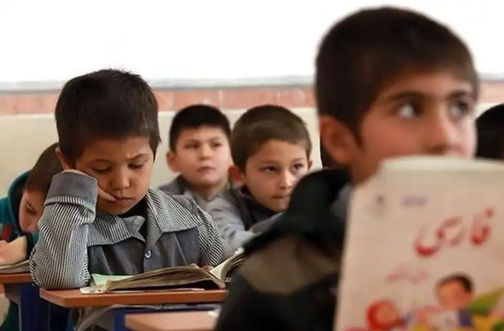 فراخوان ثبت‌نام دانش‌آموزان اتباع غیرمجاز در ایران