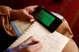 ج.ا.ایران: آموزش آنلاین از راه دور برای دانش‌آموزان مهاجر افغانستان فراهم می‌شود