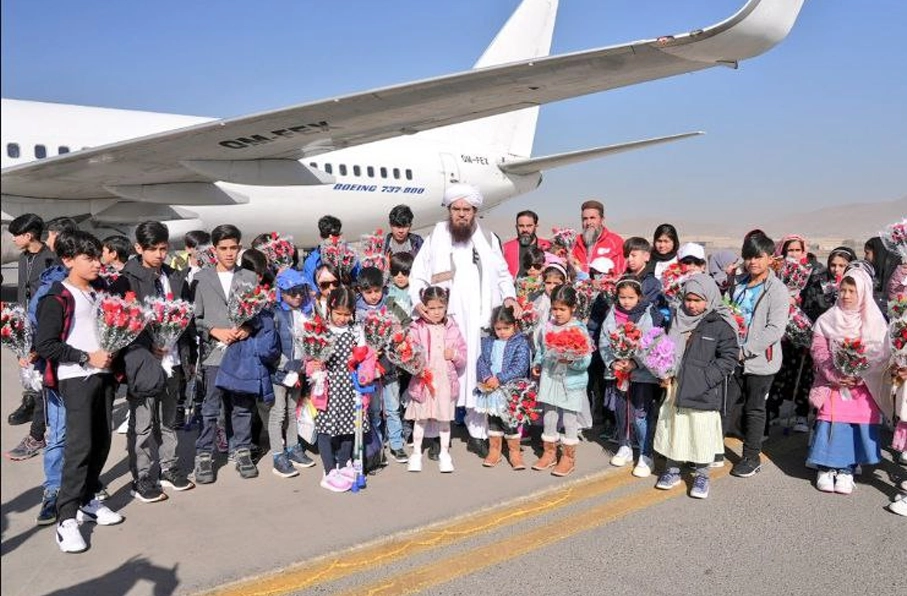 بازگشت کودکان افغان پس از درمان در آلمان