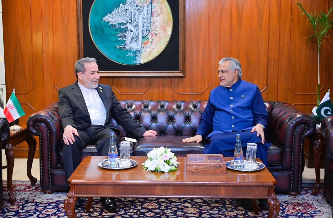 تاکید وزیر خارجه ایران بر ادامه گفتوگوها میان اسلامآباد و کابل