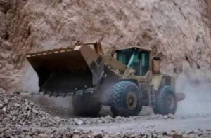 زمین لرزه شمال افغانستان؛ بازگشایی جاده تنگه تاشقرغان