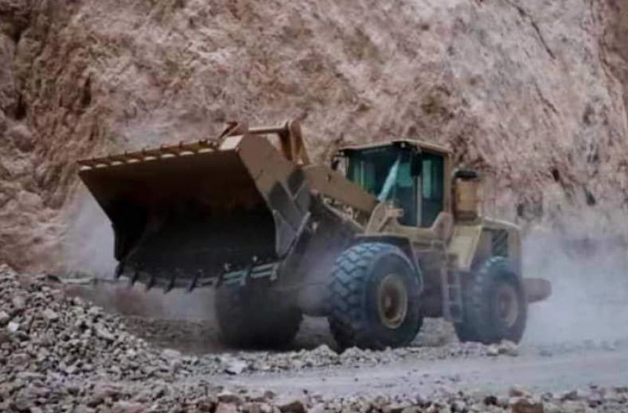 زمین لرزه شمال افغانستان؛ بازگشایی جاده تنگه تاشقرغان