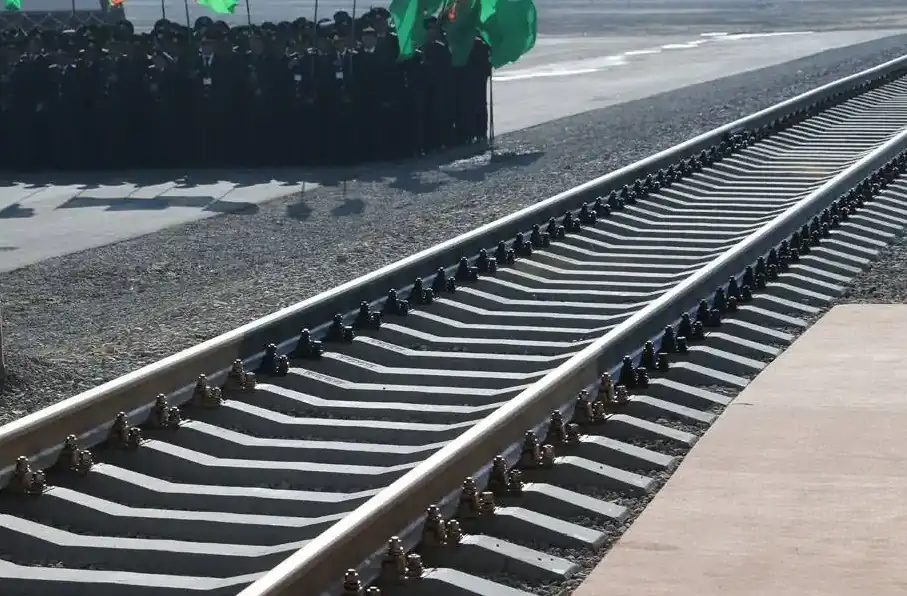 مذاکرات اوزبیکستان و پاکستان درباره ایجاد مسیر ریلی چندوجهی از طریق افغانستان 