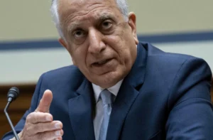 استقبال خلیل‌زاد از موضع‌گیری دو قاضی پاکستانی در حمایت از دموکراسی