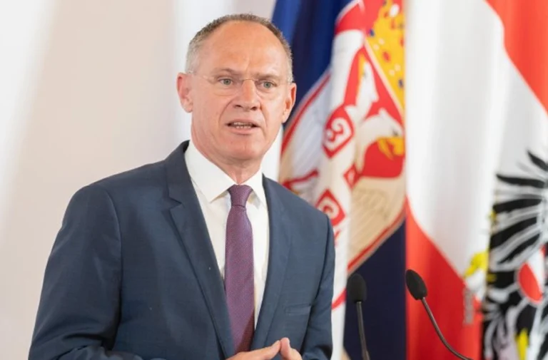 اتریش خواستار اخراج گسترده پناهجویان افغانستانی و سوری از اروپا شد