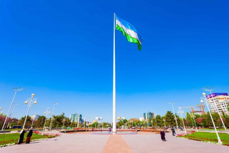 flag-of-uzbekistan-