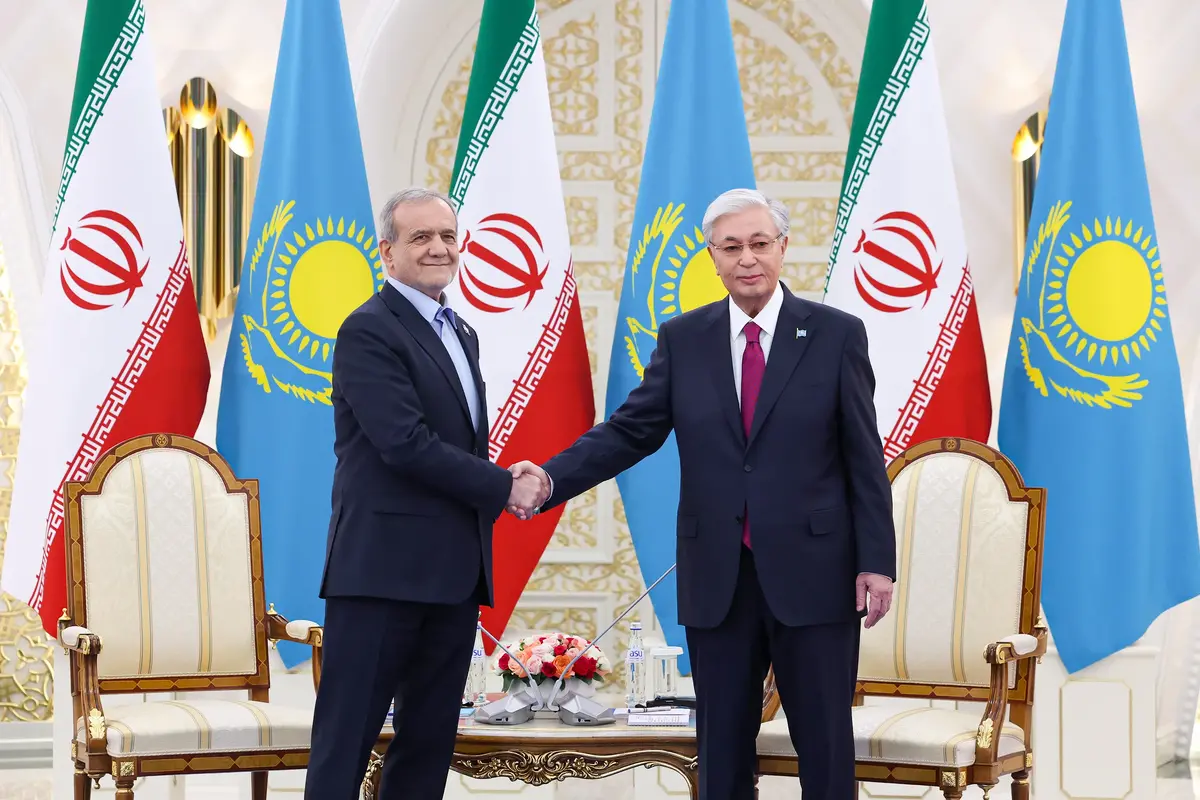 رؤسای جمهور ایران و قزاقستان ۱۴ سند همکاری امضا کردند
