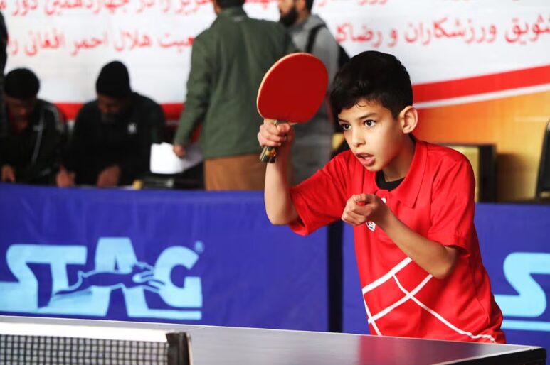 رقابتهای تنیس روی میز در کابل آغاز شد: حضور ورزشکاران معلول در کنار دیگران