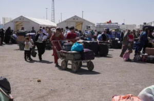 بازگشت بیش از 720 خانواده مهاجر در یک روز به افغانستان