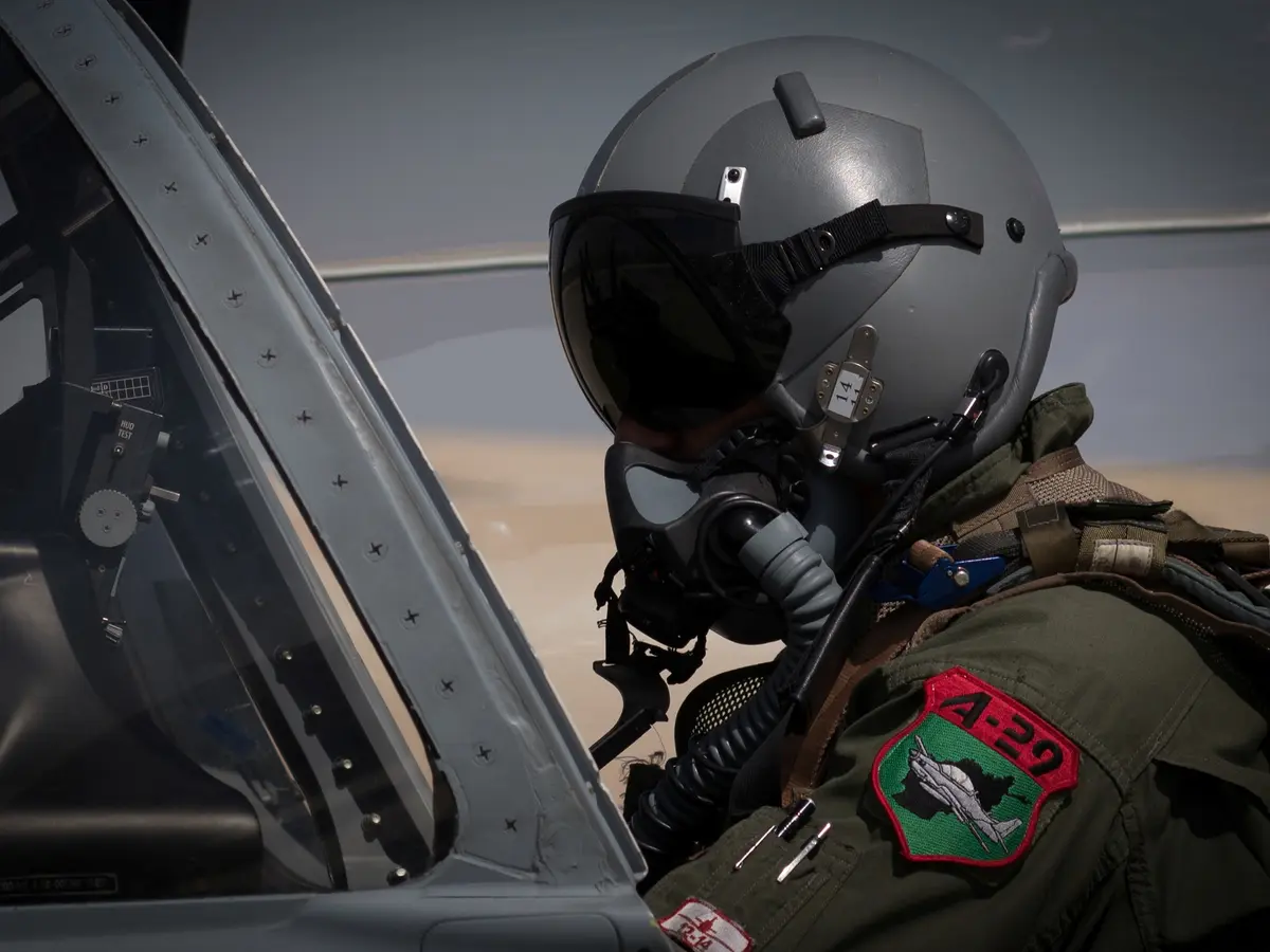 گزارش گاردین: خلبانان افغان در امریکا با تهدید بازداشت و اخراج مواجهاند