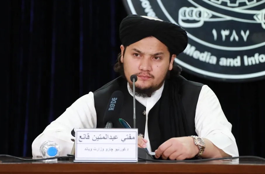 اعتراف سخنگوی وزارت داخله طالبان به ناکامی در کنترل کامل رسانه‌ها