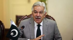 وزیر دفاع پاکستان: حملات هوایی پاکستان بر افغانستان را مشروع است