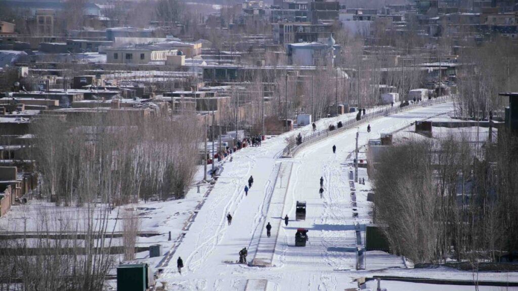 آمار قربانیان برف‌باری‌های افغانستان به ۶۱ نفر رسید