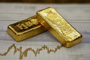 طلا برای نخستین‌بار پیشتاز ذخایر جهانی شد