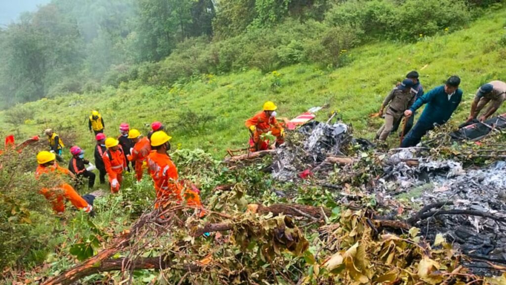 سقوط یک هواپیما در هند هفت هفت کشته برجای گذاشت